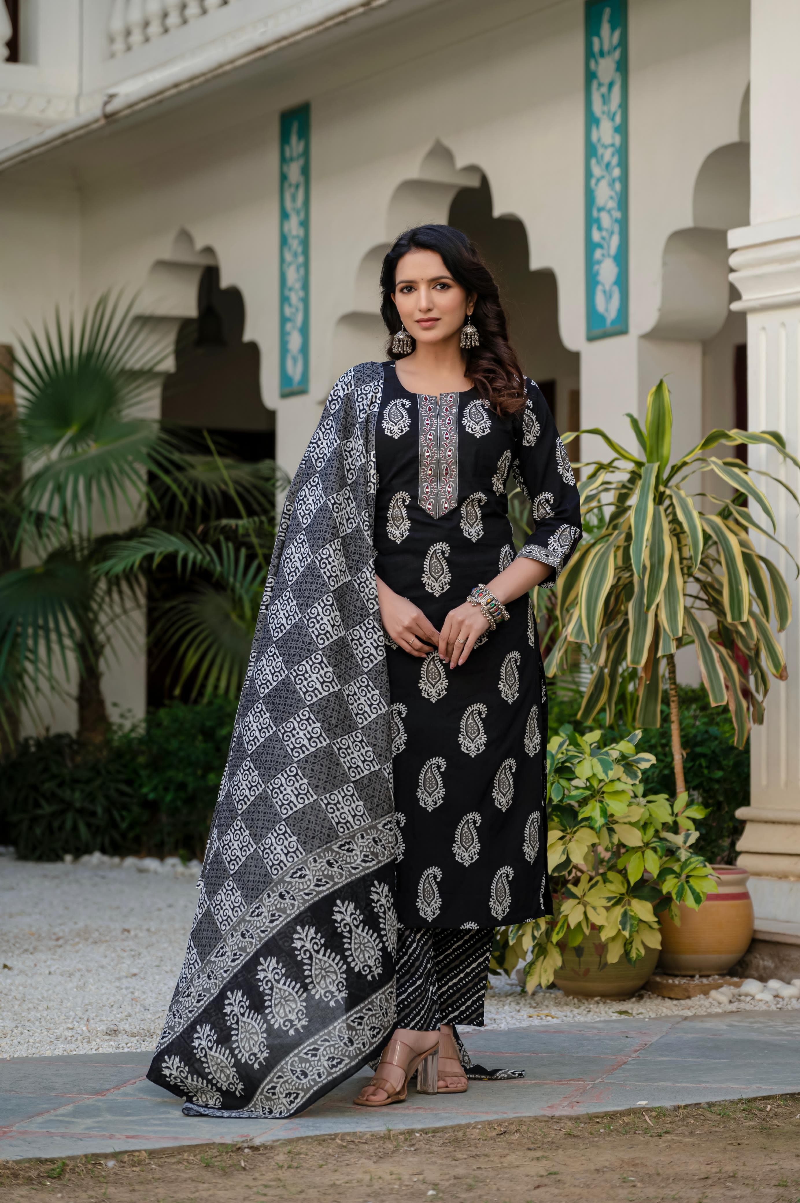 HK Vastra Black Printed Suit-set