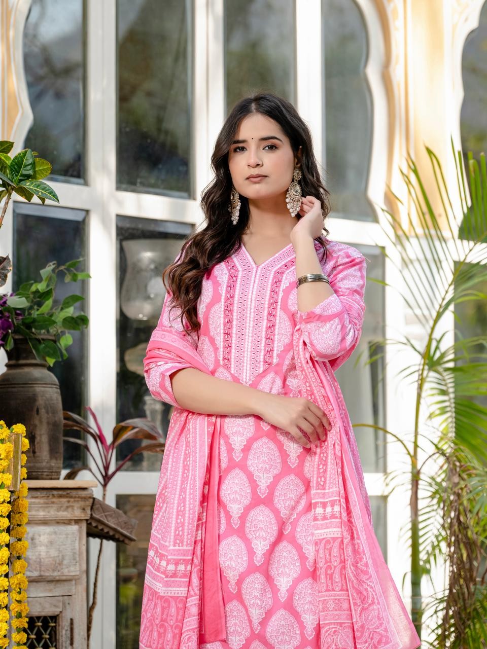 Pink Gamthi Print Kurti Pant And Dupatta Set