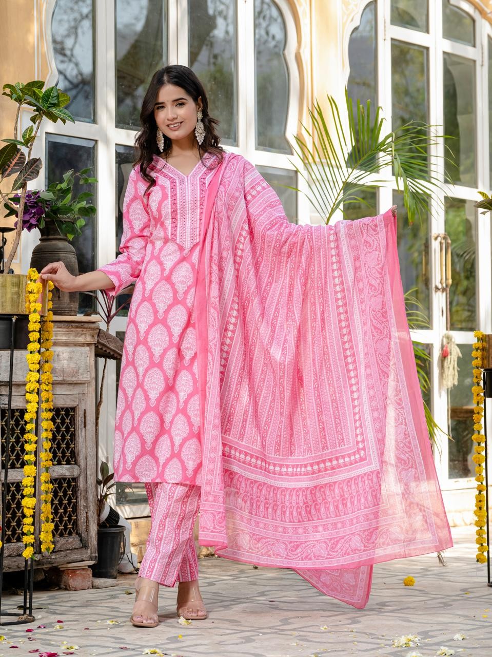 Pink Gamthi Print Kurti Pant And Dupatta Set