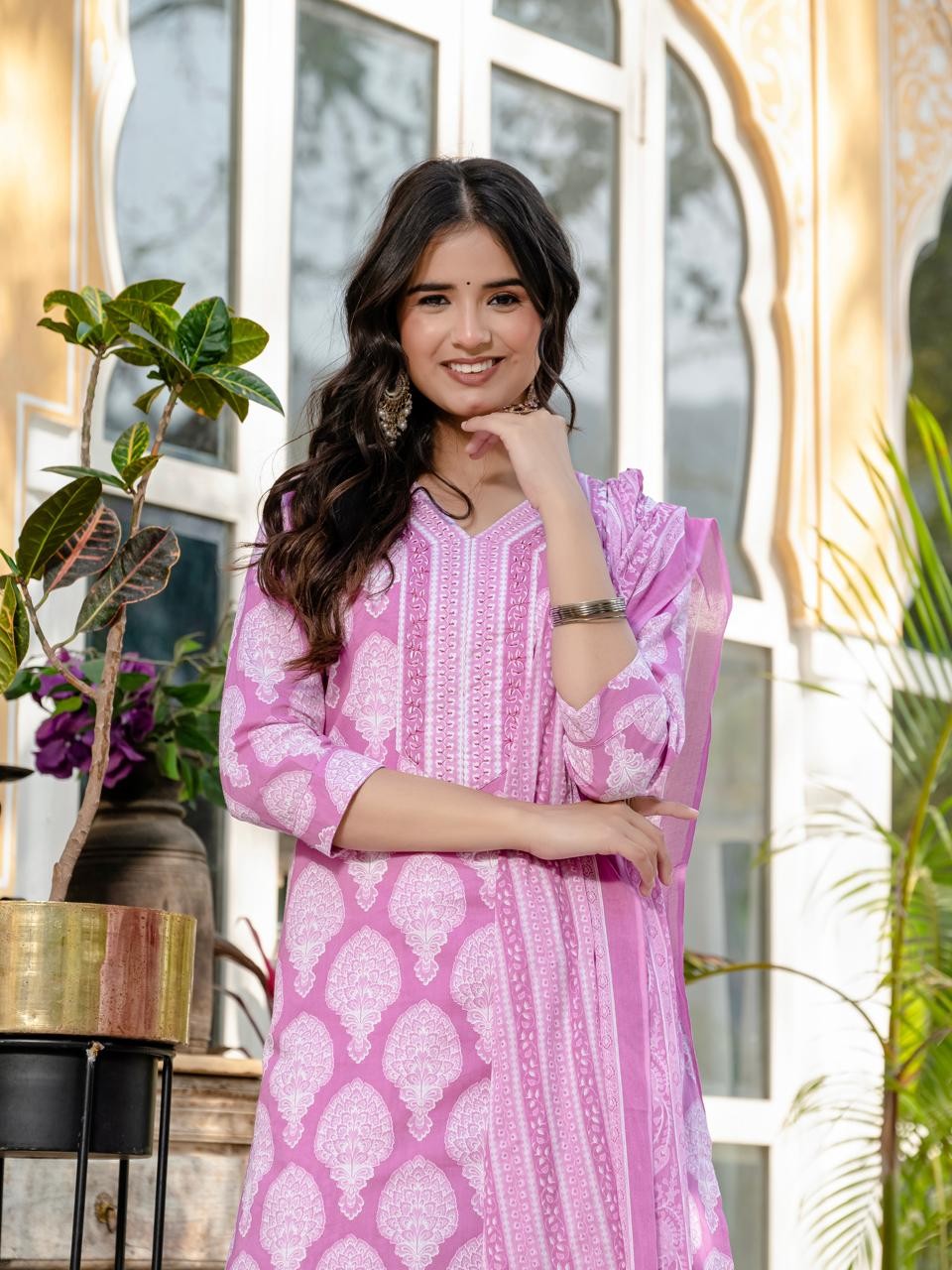 Light Pink Gamthi Print Kurti Pant And Dupatta Set