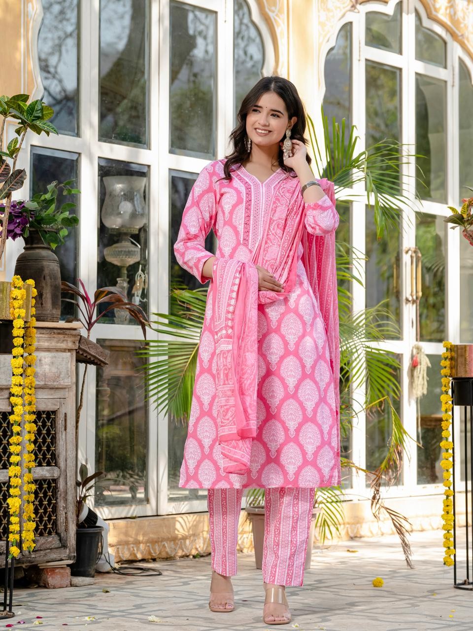 Pink Gamthi Print Kurti Pant And Dupatta Set